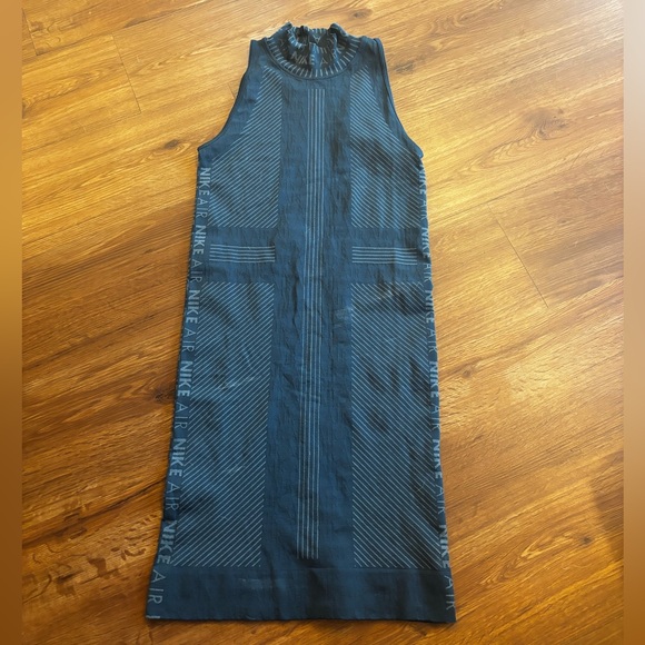 Nike Air spandex mockneck sleeveless dress
Size small - Picture 3 of 3